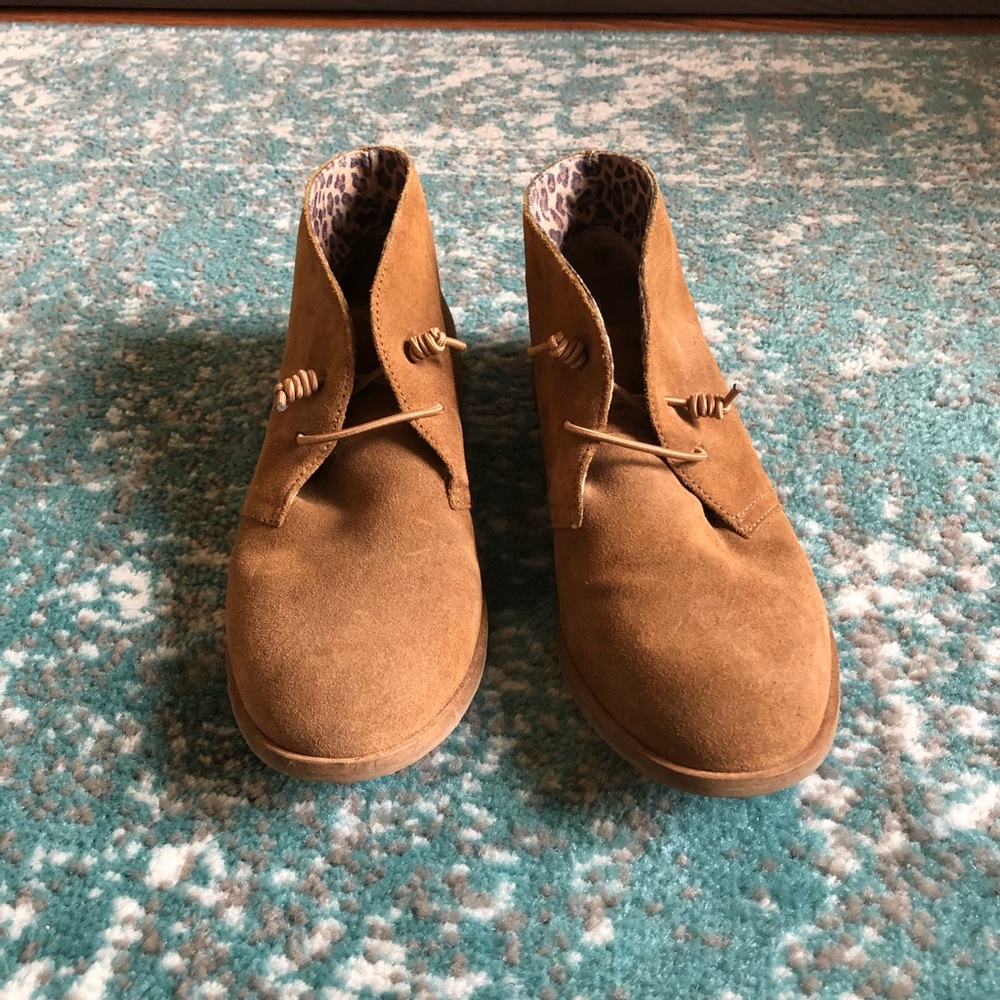 Lucky brand women’s booties size 8 tan